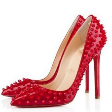 Christian Louboutin Scarpin Pigalle Spikes Inspired.