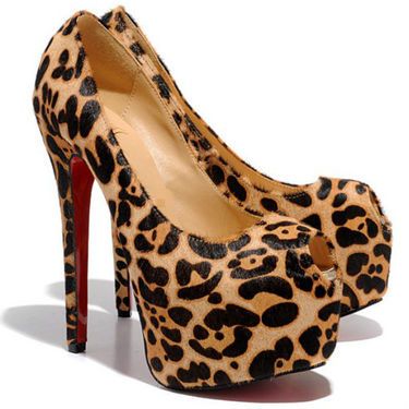 Christian Louboutin Peep Toe Leopardo Inspired.