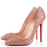 Christian Louboutin Scarpin Pigalle Spikes Inspired.